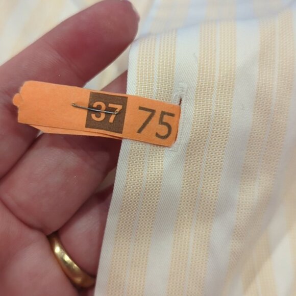 Hugo Boss two ply long sleeve dress shirt - Picture 6 of 11